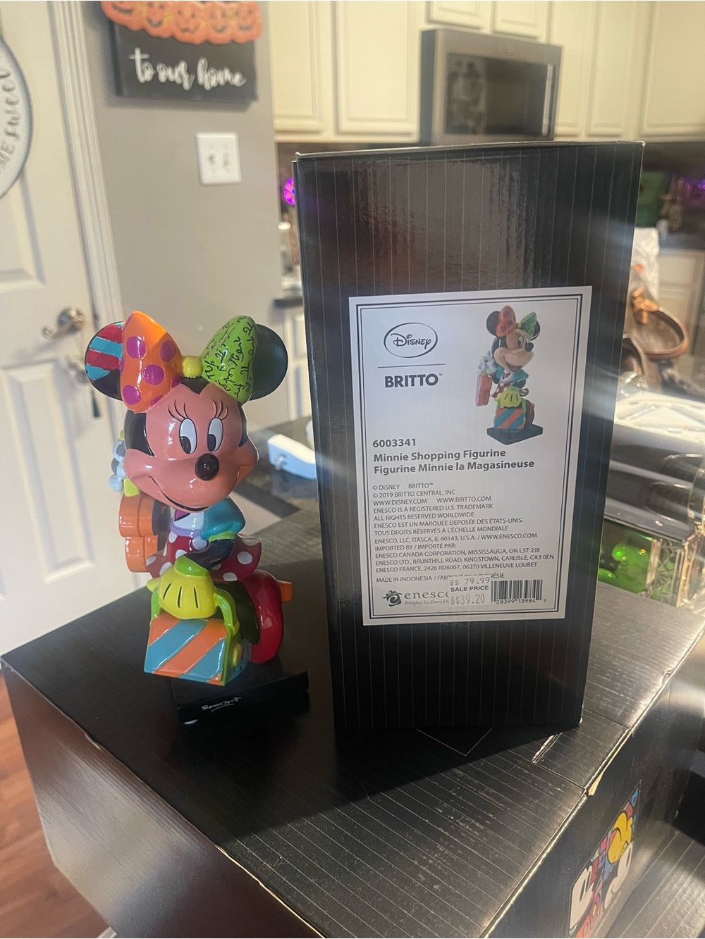 Disney Britto Minnie Shopping Figurine - Multicolor